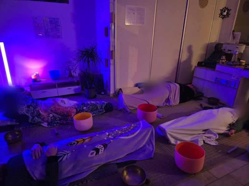 Pendant l'atelier, chacun sous sa couverture